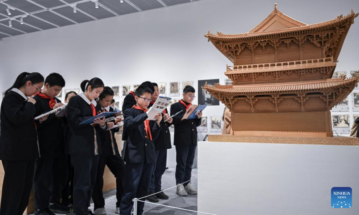 西的加入則